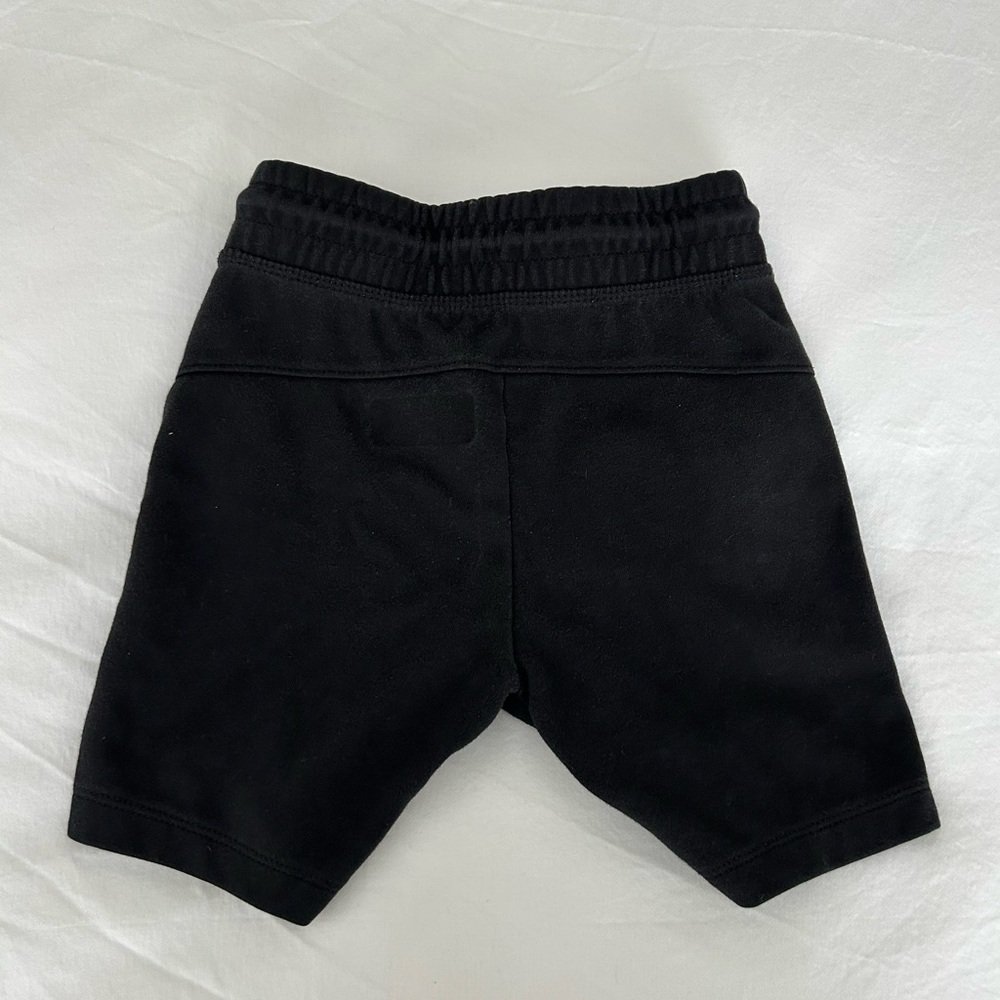 GapFit boy’s black athletic shorts S (6-7) - Picture 4 of 4
